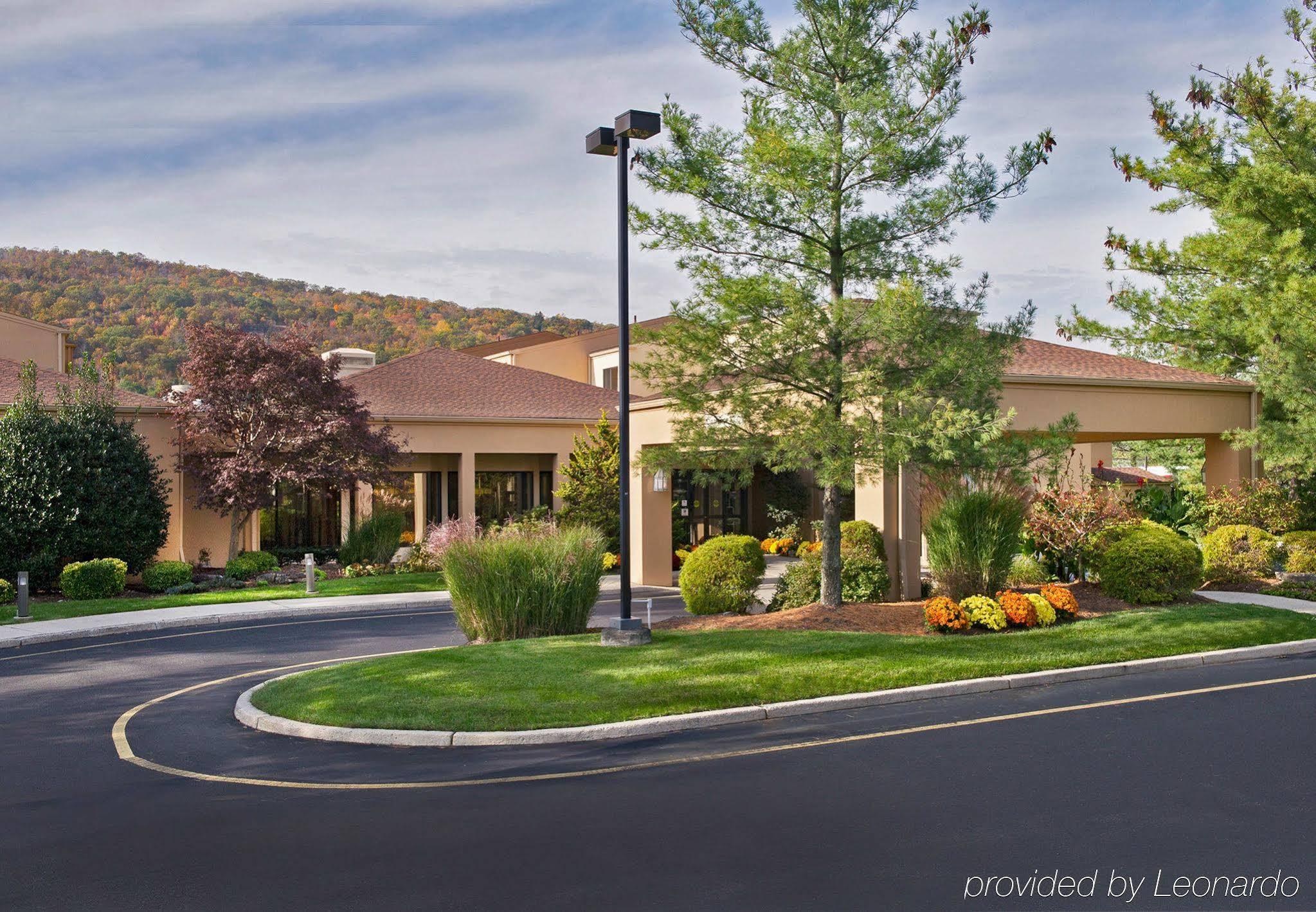 Hotel Courtyard By Marriott Mahwah Esterno foto