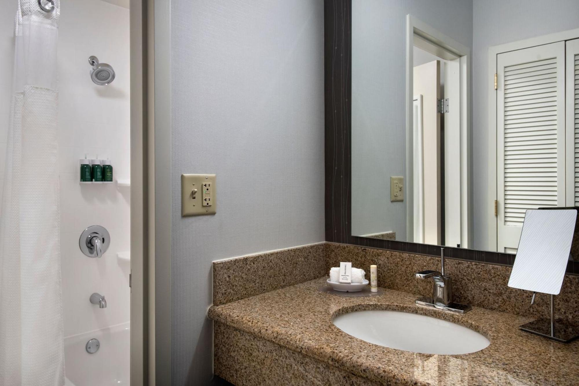 Hotel Courtyard By Marriott Mahwah Esterno foto