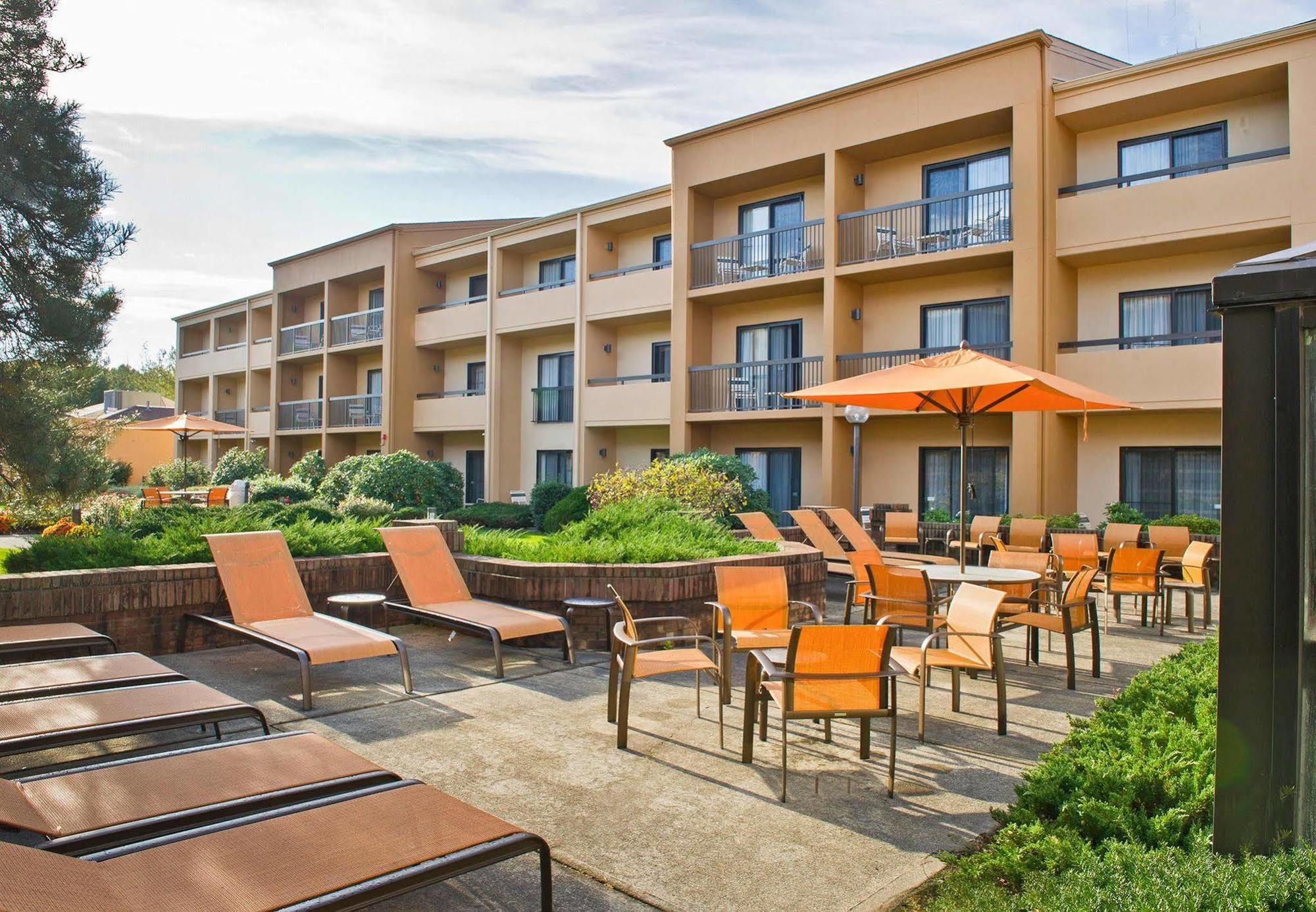 Hotel Courtyard By Marriott Mahwah Esterno foto